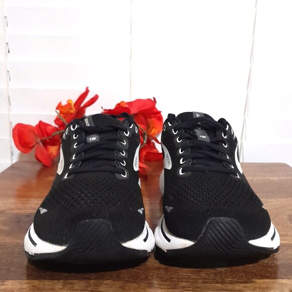 Women's Black White Brooks Ghost 15 Athletic Shoes size 7 - Picture 3 of 9